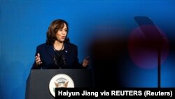 美国副总统卡玛拉·哈里斯(Kamala Harris)11月18号在泰国曼谷召开的亚太经合组织峰会(APEC)上对与会各国领导人说,美国对印太地区及其繁荣有持久的经济承诺,美国会扎根印太地区。