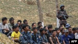 ဘင်္ဂလားဒေ့ရှ်နိုင်ငံဘက်အခြမ်းကို ထွက်ပြေးသွားကြတဲ့ မြန်မာနယ်ခြားစောင့်တပ်သားများ (ဖေဖော်ဝါရီ ၇၊၂၀၂၄)