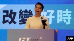 台湾资深演员赖佩霞在台北举行的记者会上讲话。(2023年9月14日)