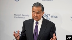 中国外长王毅在德国慕尼黑安全会议上讲话。(2024年2月17日)