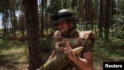 За даними експертів, через зменшення запасів снарядів 155-го калібру, українські військові намагаються економити та використовують з кожним днем їх все менше і менше