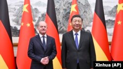 中国领导人习近平在北京钓鱼台国宾馆会晤到访的德国总理朔尔茨。(2024年4月16日)