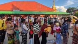 စစ်ရေးစိုးရိမ်မှုကြောင့် လားရှိုးမြို့ခံတွေ ဘေးကင်းရာ တိမ်းရှောင် စစ်ရေးစိုးရိမ်မှုကြောင့် လားရှိုးမြို့ခံတွေ ဘေးကင်းရာ တိမ်းရှောင်