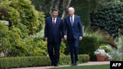 美国总统乔·拜登与中国国家主席习近平在加州亚太经济合作会议间歇举行双边会谈。(2023年11月15日)