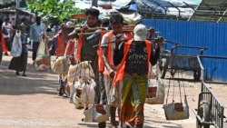 ရိုဟင်ဂျာများ ကိုယ်ပိုင်သက်မွေးဝမ်းကျောင်းနိုင်ရေး ကုလ ဒုမဟာမင်းကြီးတောင်းဆို
 ရိုဟင်ဂျာများ ကိုယ်ပိုင်သက်မွေးဝမ်းကျောင်းနိုင်ရေး ကုလ ဒုမဟာမင်းကြီးတောင်းဆို