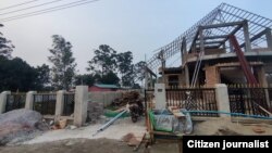 ပြင်ဦးလွင်မြို့က ဆောက်လက်စ အိမ် (photo: C J)