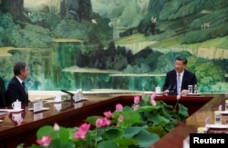 中国领导人习近平与美国国务卿布林肯在北京人大会堂举行会谈。(2023年6月19日)