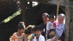 ရခိုင်က မွတ်ဆလင်ဒုက္ခသည်စခန်းတွေမှာ နေထိုင်စားသောက်ရေးအခက်ကြုံ  ရခိုင်က မွတ်ဆလင်ဒုက္ခသည်စခန်းတွေမှာ နေထိုင်စားသောက်ရေးအခက်ကြုံ