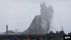 2023年9月3日,台风“海葵”在台湾东部登陆,宜兰掀起巨浪。