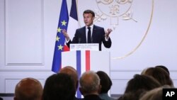 法国总统马克龙在巴黎爱丽舍宫发表年度外交政策演讲。(2023年年8月28日)