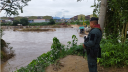 စစ်ကောင်စီတပ်တွေ ထိုင်းနယ်မြေထဲ ဝင်ရောက်မှုအတွက် ထိုင်းအစိုးရဖိအားပေးခံရ
 စစ်ကောင်စီတပ်တွေ ထိုင်းနယ်မြေထဲ ဝင်ရောက်မှုအတွက် ထိုင်းအစိုးရဖိအားပေးခံရ