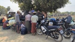 ကန့်ဘလူမှာ စစ်တပ်တိုက်ခိုက်လို့ ဒေသခံတွေ ထွက်ပြေးနေရ
 ကန့်ဘလူမှာ စစ်တပ်တိုက်ခိုက်လို့ ဒေသခံတွေ ထွက်ပြေးနေရ