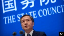 中国疾控中心主任沈洪兵在北京出席新冠病毒溯源研究的记者会。(2023年4月8日)