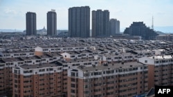 资料照:中国黑龙江省鹤岗市的住宅楼以低房价而闻名全国。(2023年7月4日)