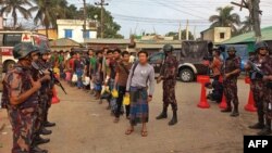 မြန်မာနိုင်ငံသားများကို ဘင်္ဂလားဒေရှ့် က နေရပ်ပြန်ပို့နေစဉ် (ဧပြီ ၂၅၊ ၂၀၂၄)