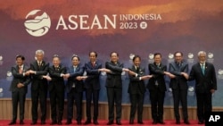 资料照片:2023年9月5日,东盟国家领导人在雅加达出席东盟峰会期间拍合影。(美联社照片)