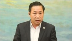 Cựu đại biểu Quốc hội Lưu Bình Nhưỡng 'nhận tiền để chống lưng nhóm bảo kê' | VOA Cựu đại biểu Quốc hội Lưu Bình Nhưỡng 'nhận tiền để chống lưng nhóm bảo kê' | VOA
