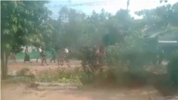 သရက်ချောင်း ဒေသခံတချို့ စစ်ကောင်စီ စစ်ဆင်ရေးအတွင်း ဖမ်းဆီးစစ်ဆေးခံရ
 သရက်ချောင်း ဒေသခံတချို့ စစ်ကောင်စီ စစ်ဆင်ရေးအတွင်း ဖမ်းဆီးစစ်ဆေးခံရ