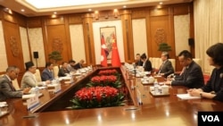 尼泊尔外长施雷斯塔与中国外长王毅在北京举行会谈。(尼泊尔外交部提供)