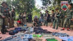 ဖြူးမြို့ ညောင်ပင်သာ ရဲစခန်း PDF တွေ ဝင်တိုက်
 ဖြူးမြို့ ညောင်ပင်သာ ရဲစခန်း PDF တွေ ဝင်တိုက်