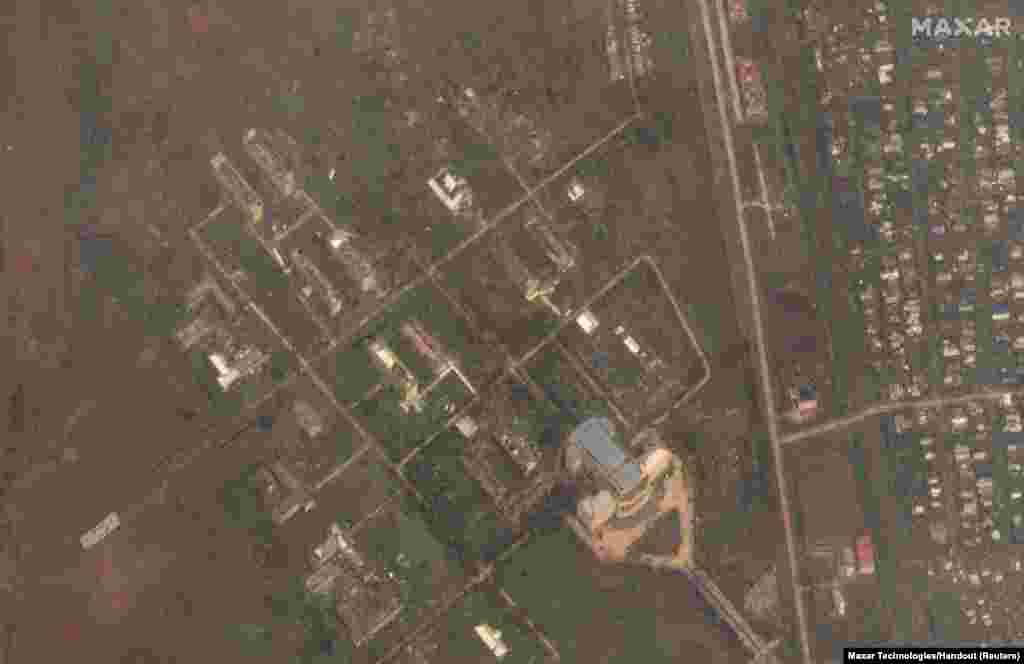 အင်အားပြင်ဆိုင်ကလုံး"မိုခါ" မဝင်ရောက်မီနဲ့ ဝင်ရောက်အပြီး ရခိုင်ပြည်နယ် စစ်တွေမြို့က စစ်တွေတက္ကသိုလ်ကို ဝေဟင်မှတွေ့ရစဉ် (ဖေဖော်ဝါရီ ၁၇ > မေ ၁၅၊ ၂၀၂၃)