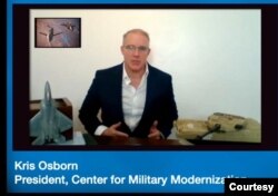 美国军事现代化中心总裁兼总编辑克里斯·奥斯伯恩 (Kris Osborn)(视频截图)
