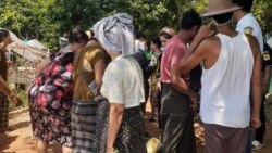 ကရင်နဲ့မွန်နယ်စပ် ရဲစခန်းသိမ်းတိုက်ပွဲကြား ဒေသခံ သောင်းနဲ့ချီပိတ်မိနေ ကရင်နဲ့မွန်နယ်စပ် ရဲစခန်းသိမ်းတိုက်ပွဲကြား ဒေသခံ သောင်းနဲ့ချီပိတ်မိနေ