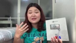 နော်သဇင်ရဲ့ VLog (တယ်လီဖုံးငြိမ်အောင်ထိန်းတဲ့ ဒေါက်တိုင်နဲ့ ခရီးသွားခြင်း) နော်သဇင်ရဲ့ VLog (တယ်လီဖုံးငြိမ်အောင်ထိန်းတဲ့ ဒေါက်တိုင်နဲ့ ခရီးသွားခြင်း)