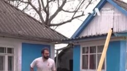 “Я зроблю все, що я вмію, щоб вам жилося краще”, – архітектор зі США відновлює житло в Україні. Відео “Я зроблю все, що я вмію, щоб вам жилося краще”, – архітектор зі США відновлює житло в Україні. Відео