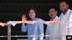 台湾总统蔡英文在伯利兹参观台湾支持的一个农牧业项目。(2023年4月3日)