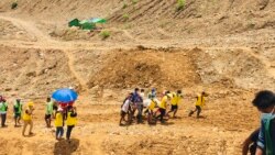ဖားကန့်မြေစာပုံ ပြိုကျမှုမှာ သေဆုံးသူ အလောင်း ၂၀ ခန့် ရှာဖွေတွေ့ရှိ
 ဖားကန့်မြေစာပုံ ပြိုကျမှုမှာ သေဆုံးသူ အလောင်း ၂၀ ခန့် ရှာဖွေတွေ့ရှိ