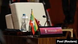 အင်ဒိုနီးရှားနိုင်ငံ ဂျာကာတာမြို့တော်မှာကျင်းပတဲ့ ၄၃ ကြိမ်မြောက် အရှေ့တောင်အာရှနိုင်ငံများအသင်း အာဆီယံရဲ့ အစည်းအဝေးအတွင်း တက်ရောက်ခြင်းမရှိတဲ့ မြန်မာကိုယ်စားပြုထိုင်ခုံ (စက်တင်ဘာ ၅၊ ၂၀၂၃)