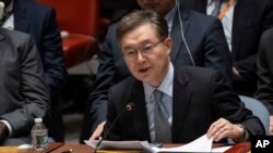 资料照片:2024年1月23日,韩国驻联合国大使黄浚局在联合国总部举行的安理会会议上发表讲话。(美联社照片)