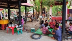 ဆိုင်ကလုန်းမုန်တိုင်း အန္တရာယ်ကြောင့် မြစ်ဝကျွန်းပေါ် ဒေသခံတွေ ဘေးလွတ်ရာတိမ်းရှောင်
 ဆိုင်ကလုန်းမုန်တိုင်း အန္တရာယ်ကြောင့် မြစ်ဝကျွန်းပေါ် ဒေသခံတွေ ဘေးလွတ်ရာတိမ်းရှောင်