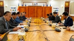 ဗိုလ်ချုပ်မှူးကြီးမင်းအောင်လှိုင်ရဲ့ အထူးသံ ကမ္ဘောဒီးယား ဝန်ကြီးချုပ်နဲ့သွားရောက်တွေ့ဆုံ
 ဗိုလ်ချုပ်မှူးကြီးမင်းအောင်လှိုင်ရဲ့ အထူးသံ ကမ္ဘောဒီးယား ဝန်ကြီးချုပ်နဲ့သွားရောက်တွေ့ဆုံ