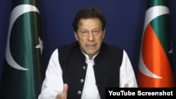 2023年5月13日,巴基斯坦前总理伊姆兰·汗在YouTube上发表讲话(Imran Khan的YouTube视频截图)