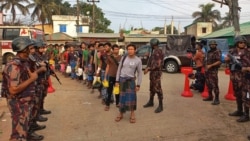 မြန်မာလုံခြုံရေးတပ်ဖွဲ့ဝင် ၁၀၀ ကျော် ဘင်္ဂလားဒေ့ရှ်ဘက် ထွက်ပြေးခိုလှုံ
 မြန်မာလုံခြုံရေးတပ်ဖွဲ့ဝင် ၁၀၀ ကျော် ဘင်္ဂလားဒေ့ရှ်ဘက် ထွက်ပြေးခိုလှုံ