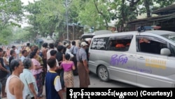 အပူချိန်လွန်ကဲမှုကြောင့် သေဆုံးသွားသူတဦးကို ကူညီပေးနေတဲ့ နိဗ္ဗာန်သုခအသင်း(မန္တလေး) ဧပြီ ၂၀၂၄