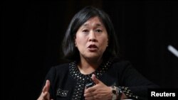资料照:美国贸易代表戴琪于2023年10月12日在美国纽约市举行的Axios BFD活动上发表讲话。