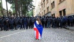 Протести проти закону “про прозорість іноземного впливу” – Голос Америки з Тбілісі. Відео Протести проти закону “про прозорість іноземного впливу” – Голос Америки з Тбілісі. Відео