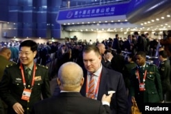 美国前助理国防部长施灿德(Chad Sbragia)在北京出席香山论坛。(2023年10月30日)