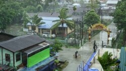 ကန့်သတ်မှုတွေကြောင့် ရခိုင်မုန်တိုင်းပြန်လည်ထူထောင်ရေး နှောင့်နှေး
 ကန့်သတ်မှုတွေကြောင့် ရခိုင်မုန်တိုင်းပြန်လည်ထူထောင်ရေး နှောင့်နှေး