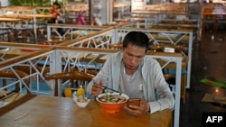 တရုတ်ပြည် ဘေကျင်းမြို့တော်က စားသောက်ဆိုင်တန်းတခု