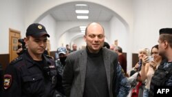 资料照片:俄罗斯反对派人士弗拉基米尔·卡拉-穆尔扎。(2022年10月10日)