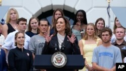 ဒုသမ္မတ Kamala Harris က အိမ်ဖြူတော်ကနေ စကားပြောစဥ်။ (ဇူလိုင် ၂၂၊ ၂၀၂၄)