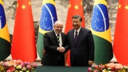 တရုတ်သမ္မတ Xi နဲ့ ဘရာဇီးလ်သမ္မတ Da Silva တွေ့ဆုံ
 တရုတ်သမ္မတ Xi နဲ့ ဘရာဇီးလ်သမ္မတ Da Silva တွေ့ဆုံ