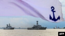မြန်မာစစ်တပ်သင်္ဘော ရန်ကုန်မြို့အနီးတွေ့ရစဉ် (အောက်တိုဘာ ၆ ၊၂၀၂၁)