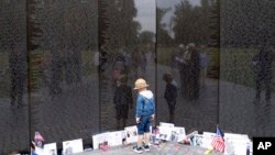 Фото для ілюстрації: Меморіал ветеранам В'єтнамської війни перед Днем пам'яті у США 2023 року, Вашингтон. Фото: AP/Jose Luis Magana