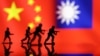 资料照:中国与台湾旗帜和一组士兵的图示
