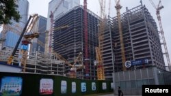 北京商务中心区的一处建筑工地。(2024年7月14日)